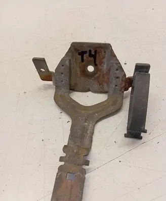Battery bracket