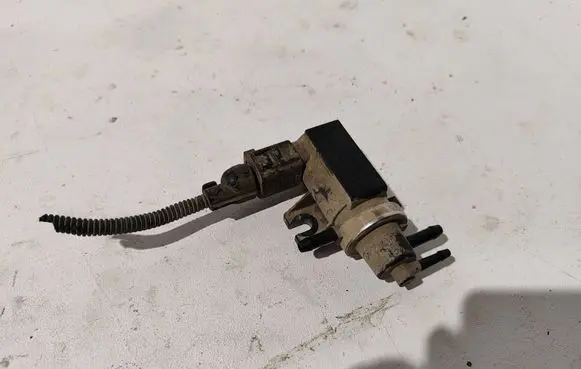 Volkswagen Golf IV Turbo solenoid valve 1J0906627 03T104 72290320