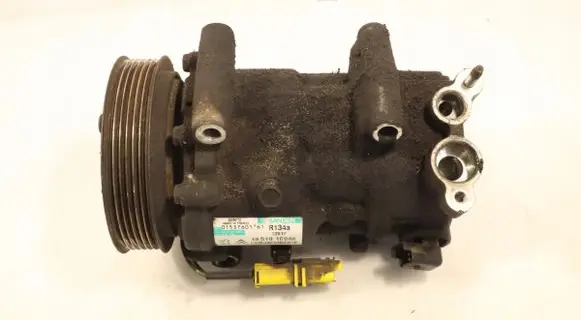 Peugeot 207 Air conditioning (A/C) compressor (pump) 9651910980