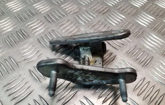 Mercedes-Benz E W212 Front door upper hinge