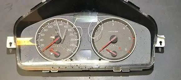 Speedometer (instrument cluster)