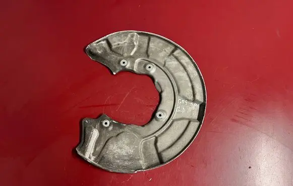 BMW X5 G05 Rear brake disc plate dust cover 6880474 34206880474