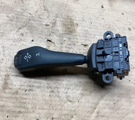 BMW 5 E60 E61 Indicator stalk 8363668 01104010