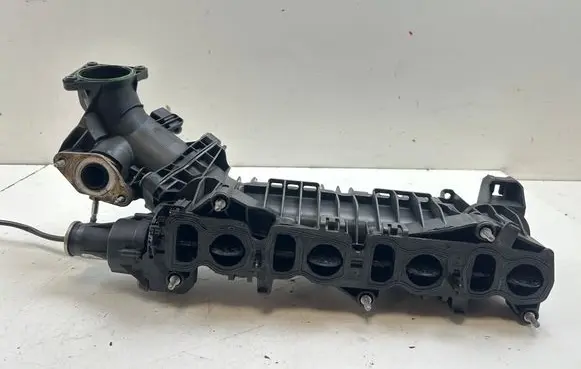 BMW 3 F30 F35 F31 Intake manifold 7807991 8506406