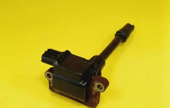 Mitsubishi Space Wagon High voltage ignition coil H6T12671