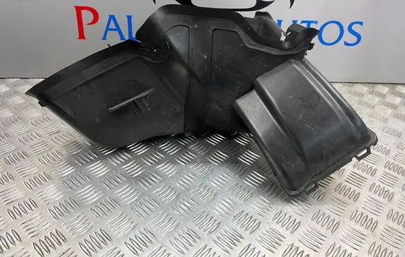 Peugeot 3008 III Intercooler air guide/duct channel 9843791380