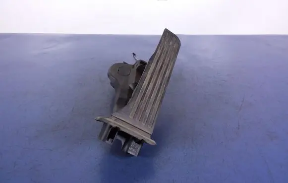 Volkswagen PASSAT B6 Accelerator throttle pedal 1K1721503L