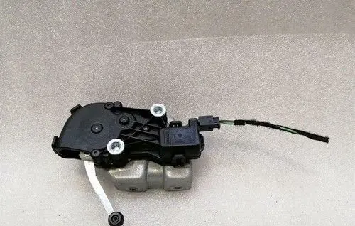 Mercedes-Benz ML W166 Front door window regulator motor A1666700104