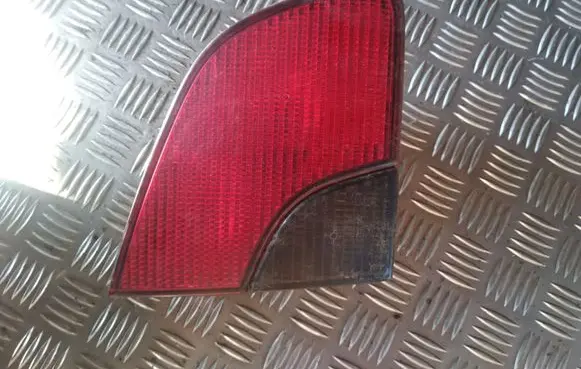Peugeot 406 Tailgate rear/tail lights