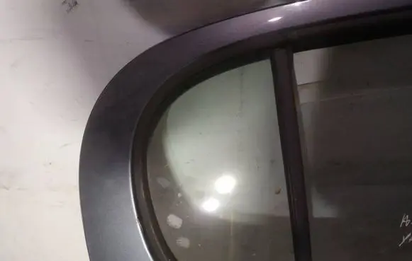 Toyota Yaris Rear vent window glass AS2