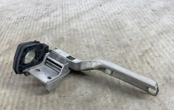 BMW 5 F10 F11 Radiator mount bracket 7211162 78651409 720752