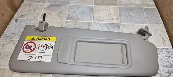 BMW X1 E84 Sun visor 7L320182
