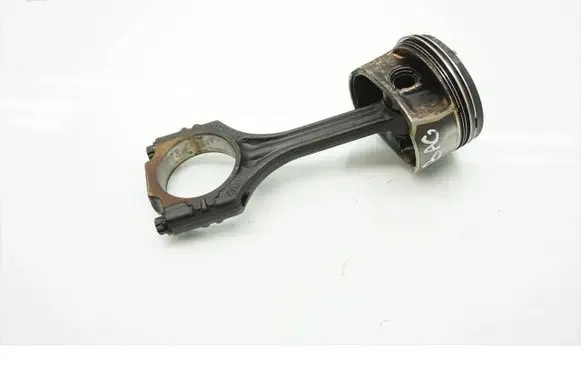 Volkswagen Golf V Piston with connecting rod 