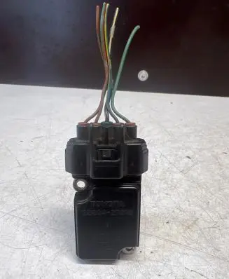 Toyota Avensis T250 Mass air flow meter 2220427010 AFH70M23