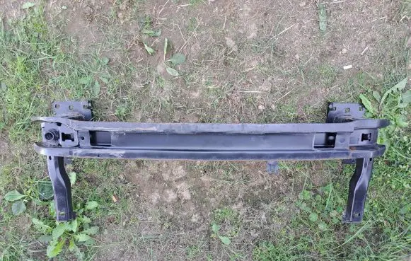 Volkswagen Polo VI Front bumper support beam 476452 3118