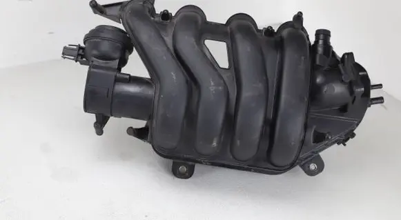 Volkswagen PASSAT B6 Intake manifold 06F133210P