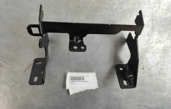 Volvo XC60 Radiator mount bracket 31368365