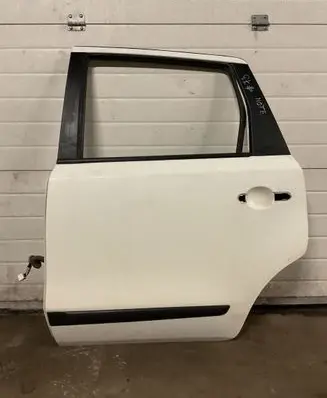 Nissan Note (E11) Rear door
