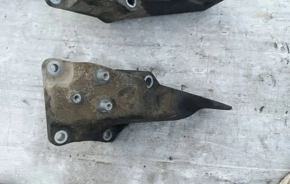Land Rover Range Rover L322 Engine mounting bracket 6H326037AB