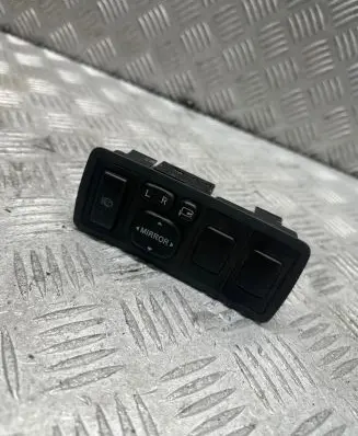 Toyota Avensis T250 Wing mirror switch 183575