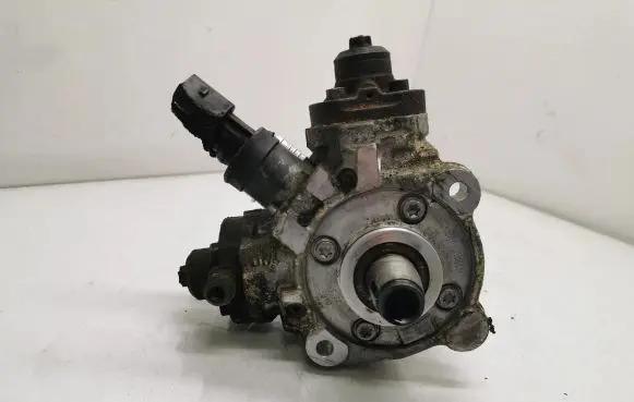 BMW X3 G01 Fuel injection high pressure pump 8571555