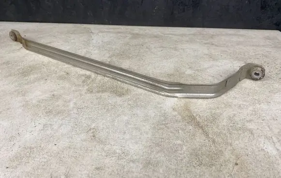 BMW 3 E90 E91 Fuel tank mounting bracket 7195169