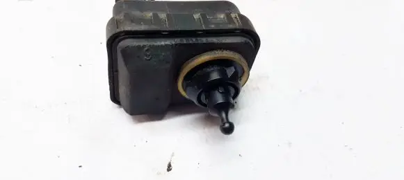 Opel Zafira A Headlight level adjustment motor 
