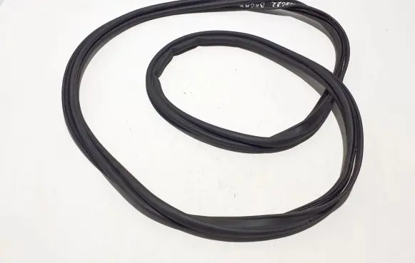 Renault Megane E-Tech Trunk rubber seal (body) 908302863R