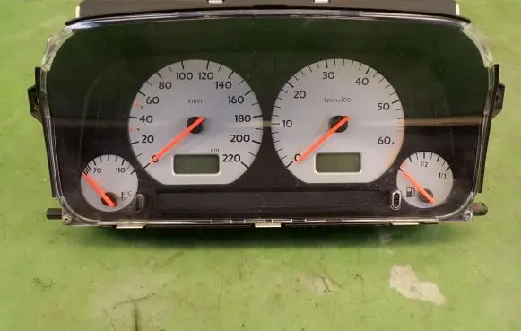 Volkswagen Golf III Speedometer (instrument cluster)