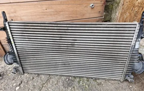 Opel Insignia A Intercooler radiator 13241751 P1831002