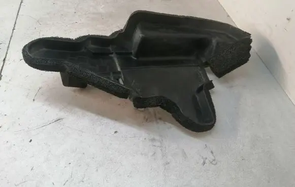 Toyota Prius (XW30) Other engine bay part 5573447010
