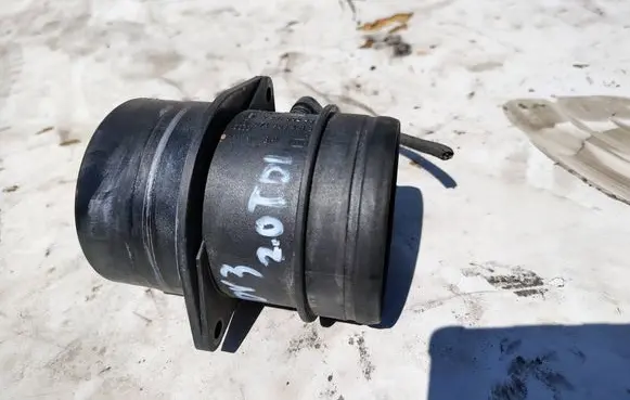 Volkswagen Caddy Mass air flow meter 074906461B