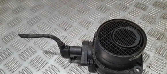 Volkswagen Touareg I Mass air flow meter 0281002461 074906461B