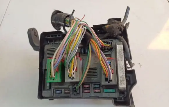 Peugeot 206 Fuse box set 9645040380