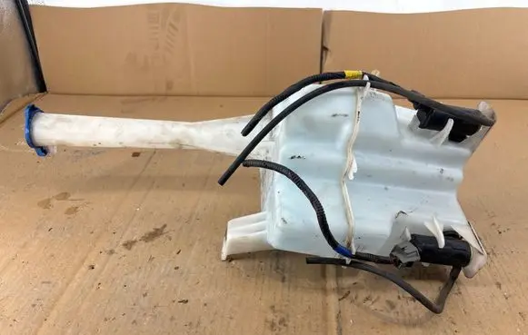 Hyundai ix35 Windshield washer fluid reservoir/tank 986102Y000 986102Z000 986102S100