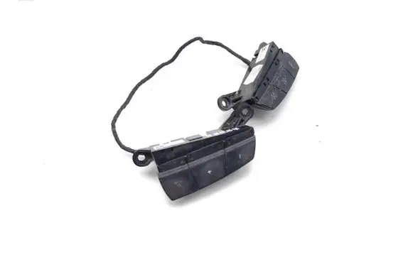 Steering wheel buttons/switches