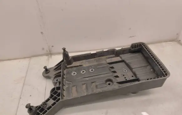 Volkswagen Tiguan Battery box tray 5QF915331C