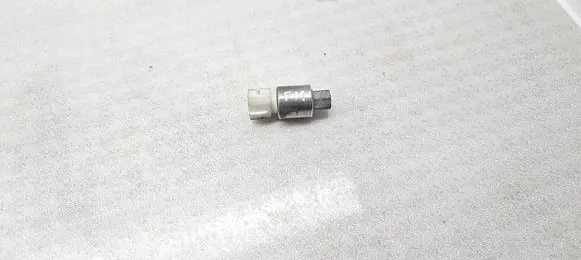 Ford Mondeo Mk III Air conditioning (A/C) pressure sensor B3256