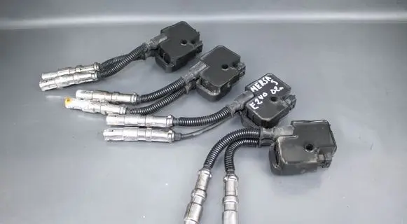 Mercedes-Benz E W211 High voltage ignition coil A0001587803 0221503035
