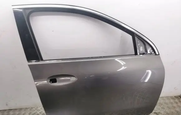 Mercedes-Benz EQA Front door