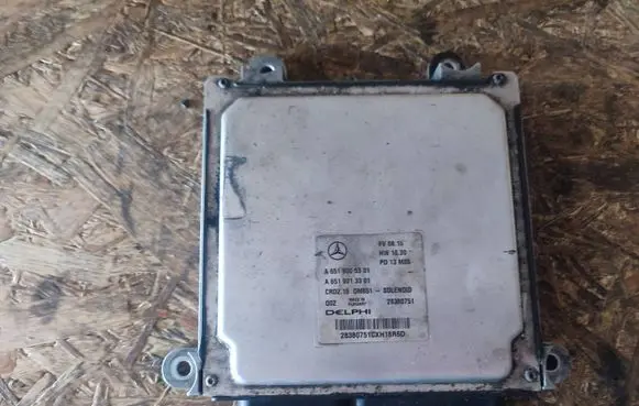 Mercedes-Benz E W212 Engine control unit/module A6519005301 A6519013301 28380751