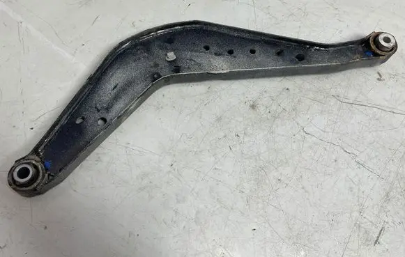 Opel Insignia B Rear axle beam mounts housing 20122512 477620356