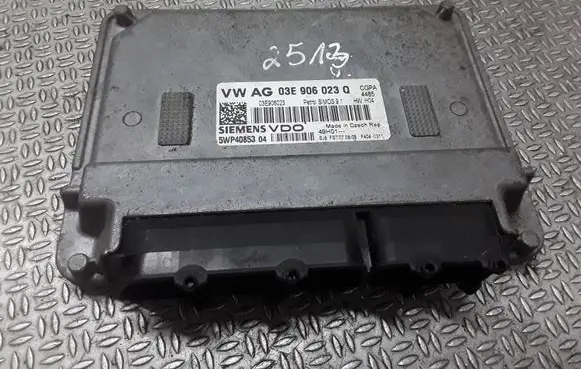 Skoda Fabia Mk2 (5J) Engine control unit/module 03E906023Q