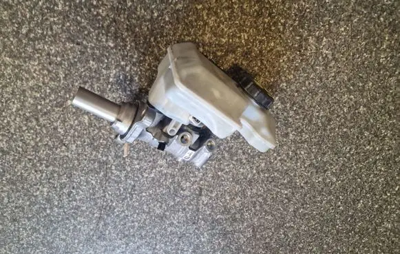 Skoda Octavia Mk3 (5E) Master brake cylinder