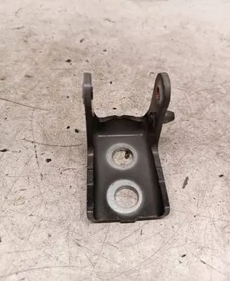 Peugeot 2008 I Rear door lower hinge 101U7