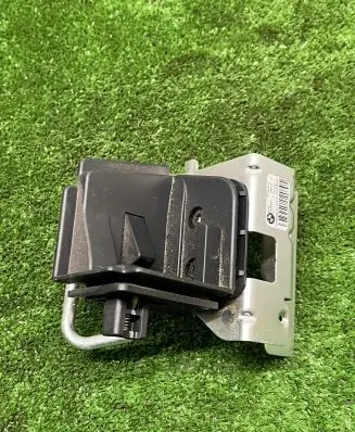 BMW X5 G05 Parcel shelf load cover mount bracket 7438268