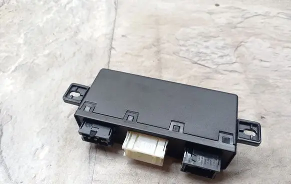 BMW 5 E39 Door control unit/module 6904255 61356904255