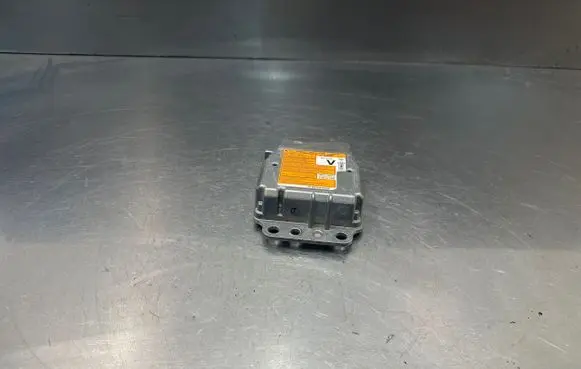 Nissan Leaf I (ZE0) Airbag control unit/module 988203ND1A 0285011040 ZE3ND118100259