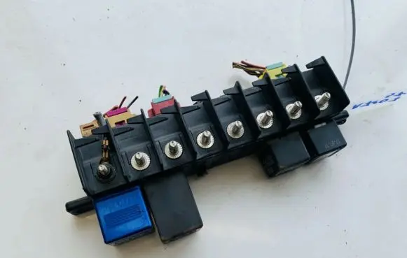 Audi A4 S4 B5 8D Fuse box set 4a0941822