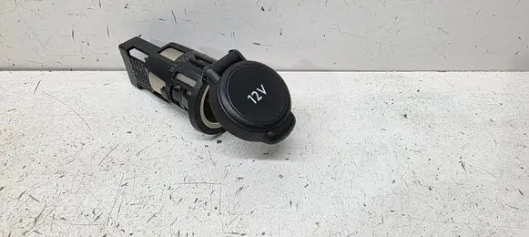 Peugeot 3008 II 12 V Socket (rear) 98018508ZD